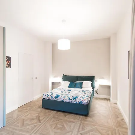 Loggia 27 Three-room Florence