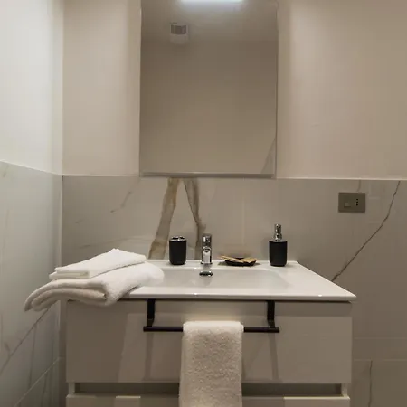 Loggia 27 Three-room Apartamento